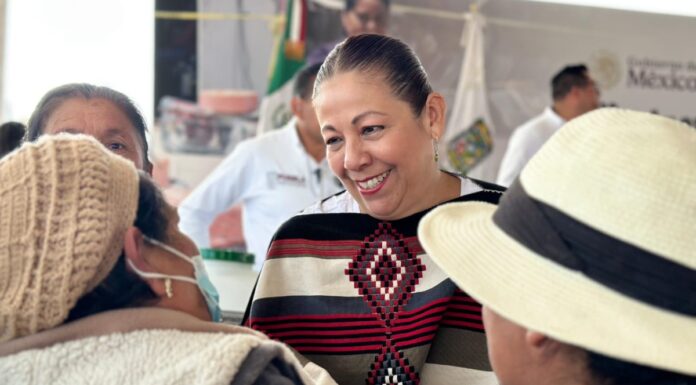 Construyen muro de contención para lluvias en Zoyatitla