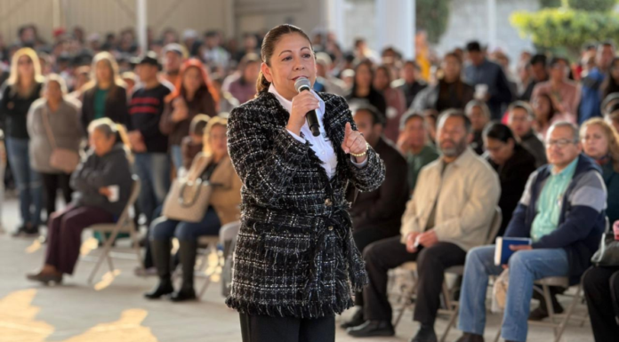 Laura Artemisa entrega escuela rehabilitada en Ciénega Larga