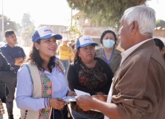 Lupita Cuautle escucha necesidades de vecinos en San Luis Tehuiloyocan