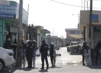 Por segundo día catean el Mercado Morelos; hallan restos humanos