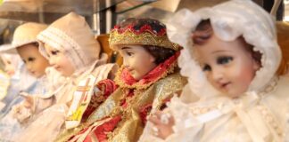 Católicos poblanos acuden a bendecir al Niño Jesús por el Día de la Candelaria