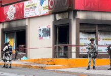 Sofocan incendio en tienda de autoservicio de bulevar Clavijero