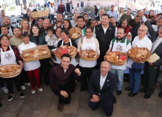 Entregan reconocimiento constitucional y jurídico al Pan de Zacatlán