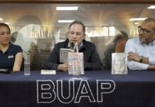 “Leer y escribir es el territorio de la libertad”: Pedro Ángel Palou en BUAP