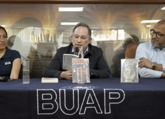 “Leer y escribir es el territorio de la libertad”: Pedro Ángel Palou en BUAP