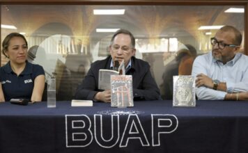 “Leer y escribir es el territorio de la libertad”: Pedro Ángel Palou en BUAP
