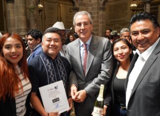 Pepe Chedraui entrega 72 certificados “Hecho en México” a negocios en Puebla capital