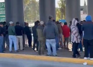 Taxistas “piratas” disuelven su intento de bloqueo en Periférico Ecológico