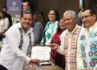 Reconoce Congreso a docentes y promotores de los pueblos indígenas