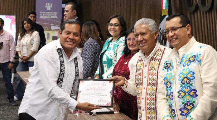 Reconoce Congreso a docentes y promotores de los pueblos indígenas