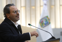 Roberto Zataráin presenta iniciativa para combatir el matrimonio infantil