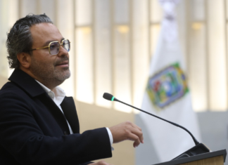 Roberto Zataráin presenta iniciativa para combatir el matrimonio infantil