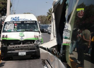 Choque entre unidades de la ruta 6 deja lesionados en Calzada Zaragoza