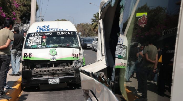 Choque entre unidades de la ruta 6 deja lesionados en Calzada Zaragoza