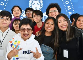 BUAP premia la mirada estudiantil tras concurso de autorretratos