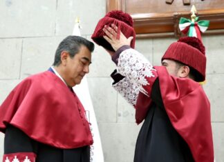 Exgobernador Sergio Salomón recibe doctorado honoris causa del IPN