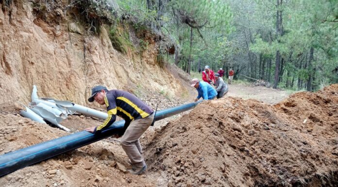 Laura Artemisa garantiza abasto de agua para familias en Tlahuapan