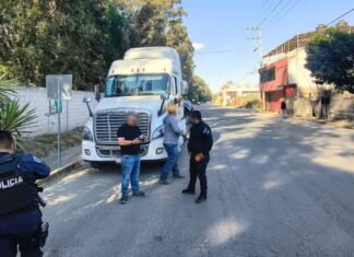 SSP recupera tractocamión robado cargado en San Miguel Xoxtla