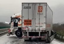 Tráiler accidentado provoca cierre en la autopista Puebla-Orizaba