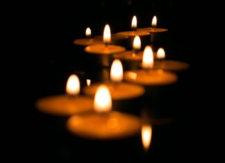 Aprehenden a hombre por guardar el cadáver de su madre rodeado de velas en Cholula