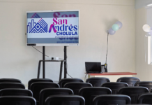 Lupita Cuautle entrega aula en telesecundaria de Acatepec