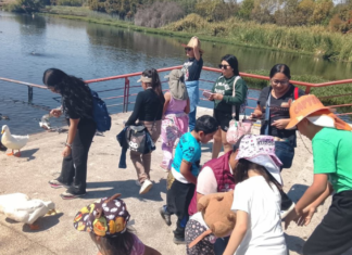 Niñas y niños exploran aves en el Parque Chapulco de Puebla