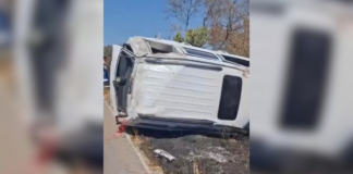 Volcadura en la carretera Acatzingo-Teteles deja un hombre herido