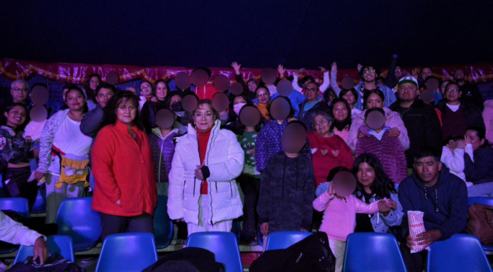 DIF Puebla Capital lleva a usuarios del CMERI al Circo Chino de Pekín