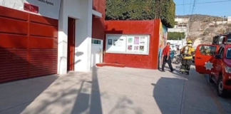 Evacúan CBTIS 229 en Tehuacán por derrame de químico peligroso