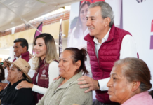 Pepe Chedraui entrega despensas en la colonia Guadalupe Hidalgo