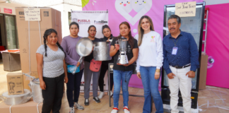 SMDIF Texmelucan entrega equipamiento a desayunadores escolares