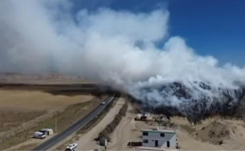 Continúa activo incendio en recicladora de San José Chiapa