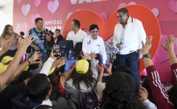 BUAP celebra el Día del Amor y la Amistad con tradicional kermés