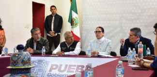 Gobierno de Puebla mantiene diálogo con normalistas de Teteles