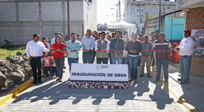 Entregan pavimentación de la Privada 3A Alcanfores en Cuautlancingo