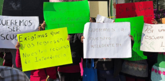 Protestan en jardín de niños de Huixcolotla por falta de intendencia