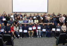 Reconocen a 49 trabajadores del Congreso por desempeño destacado