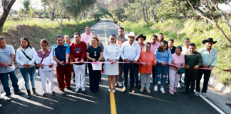 Ariadna Ayala entrega rehabilitación del camino a Nexatengo