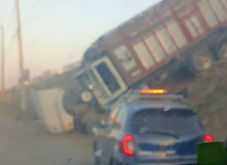 Tráiler cae a barranca en la autopista Puebla–Orizaba