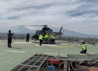 Realizan traslado aéreo de paciente grave a la capital de Puebla