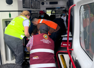 Trasladan a mujer herida por explosión de Huauchinango a Puebla