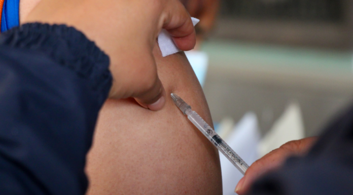 Realizan vacunación contra el sarampión e influenza en Palmar de Bravo