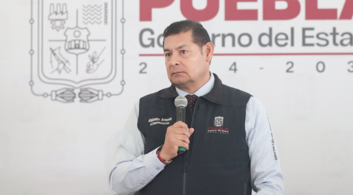 Armenta analiza reducir regidurías y sindicaturas en Puebla
