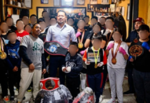 Andrés Villegas entrega equipo a academia de boxeo en Ciudad Serdán