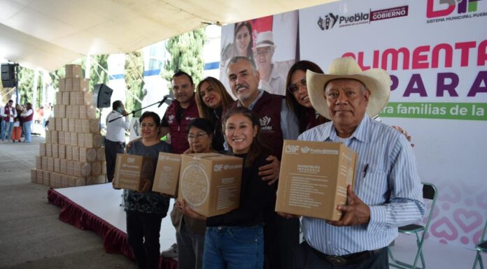 Con despensas refuerzan alimentación en Bosques de San Sebastián