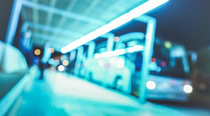 Asaltan autobús en la Amozoc-Teziutlán; pasajero es golpeado