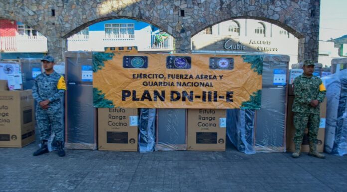 Sedena entrega 6 mil apoyos a afectados por tormenta Jerry en Sierra Norte