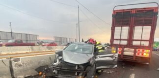 Carambola en Periférico Ecológico deja tráfico intenso