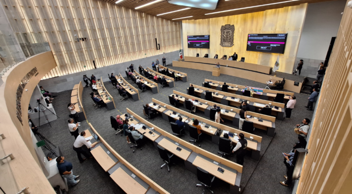 “Plan B” de reforma electoral divide posturas en el Congreso de Puebla