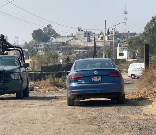 Hallan dos cadáveres embolsados en Xochimehuacan